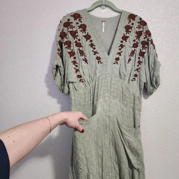FREE PEOPLE Embroidered Midi Dress Sage Green Boho Festival M - Picture 7 of 12